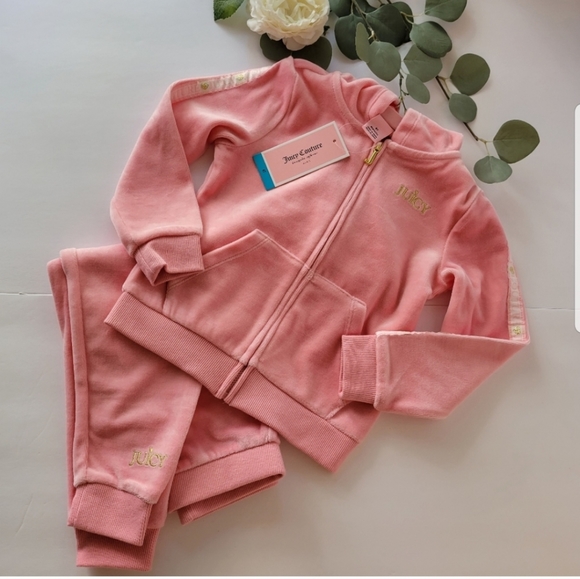 Juicy Couture Other - GIRLS JUICEY couture tracksuit. 2 PC set jogger hoodie nwt